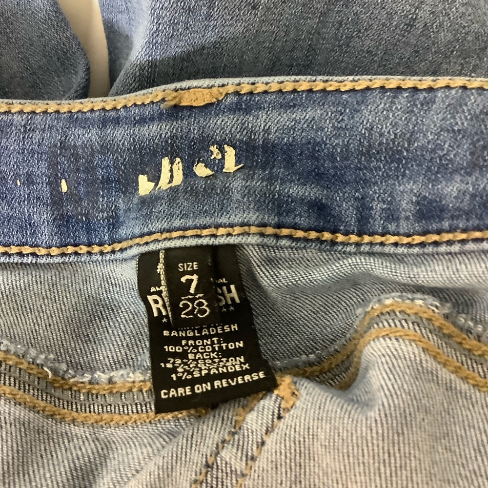 Rewash Womens Size 7 Distressed Raw Hem Stretch Mid Rise Jeans 28”x25” - Picture 5 of 9